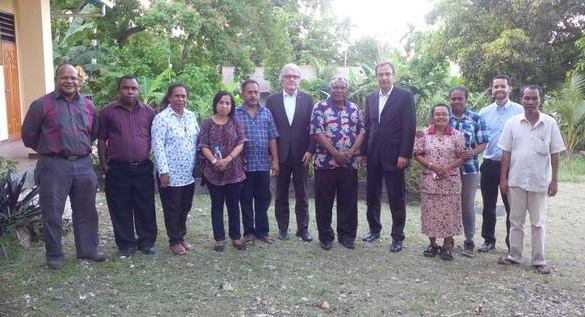You are currently viewing Durchbruch: Menschenrechtsbeauftragter Strässer besucht Westpapua